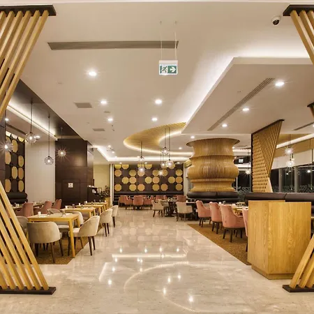 Hotell Hilton Garden 4*