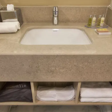 Hotell Hilton Garden 4*
