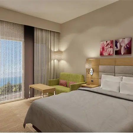 Hilton Garden 4*